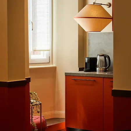 Maison Luxury Pantheon